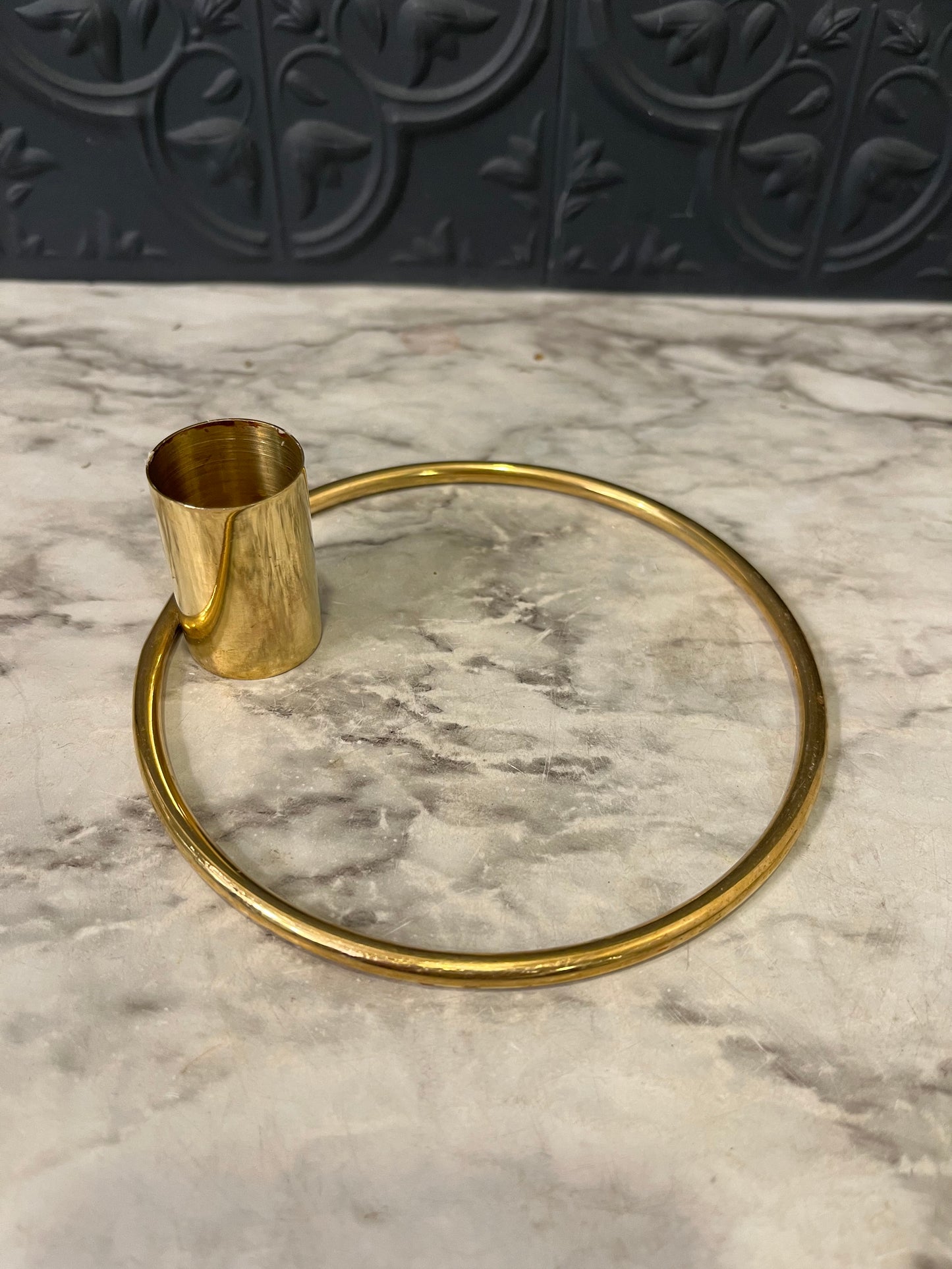 Metal Ring Candle Holder