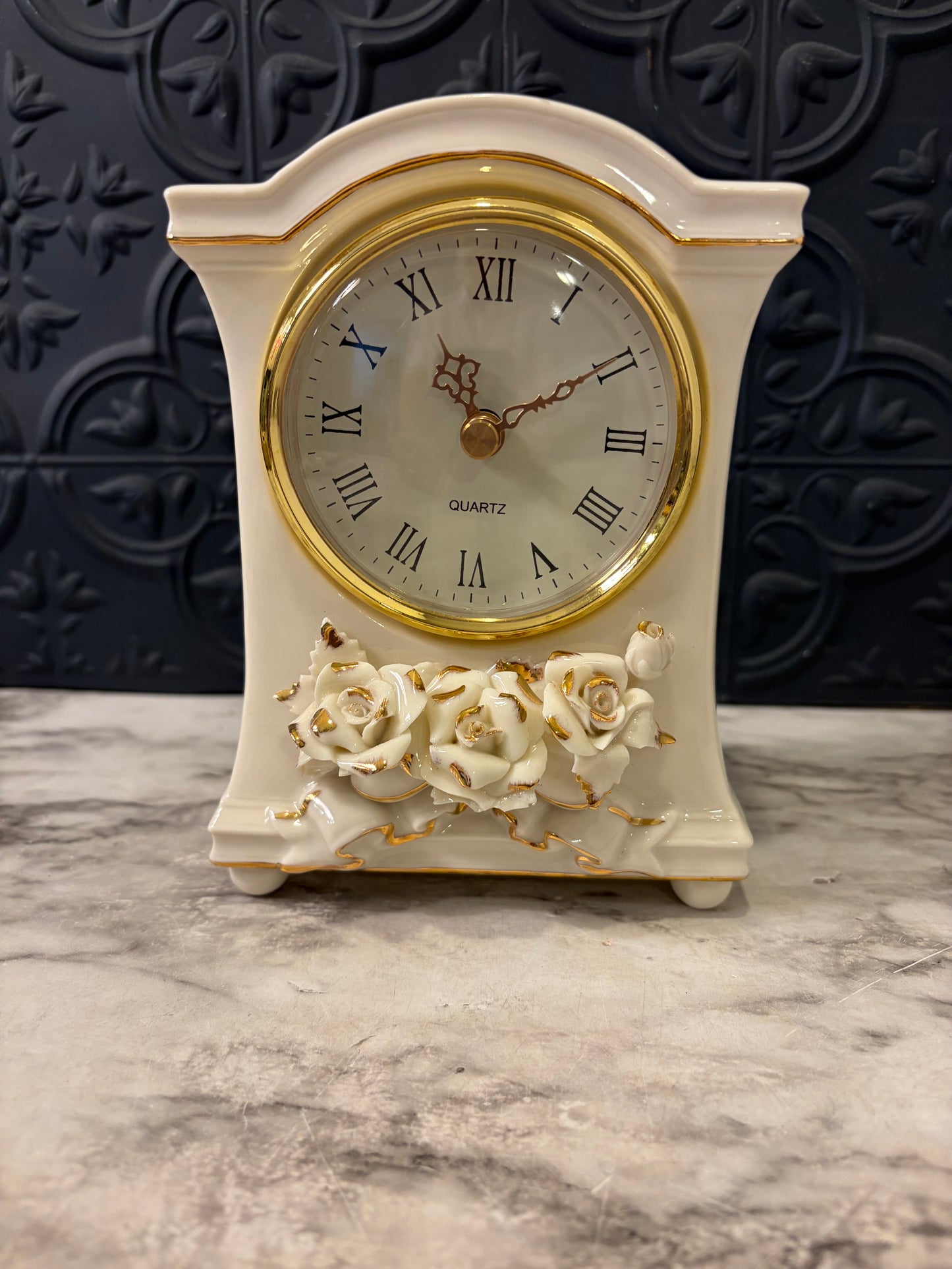 Avon Winter Rose Ivory Quart Clock