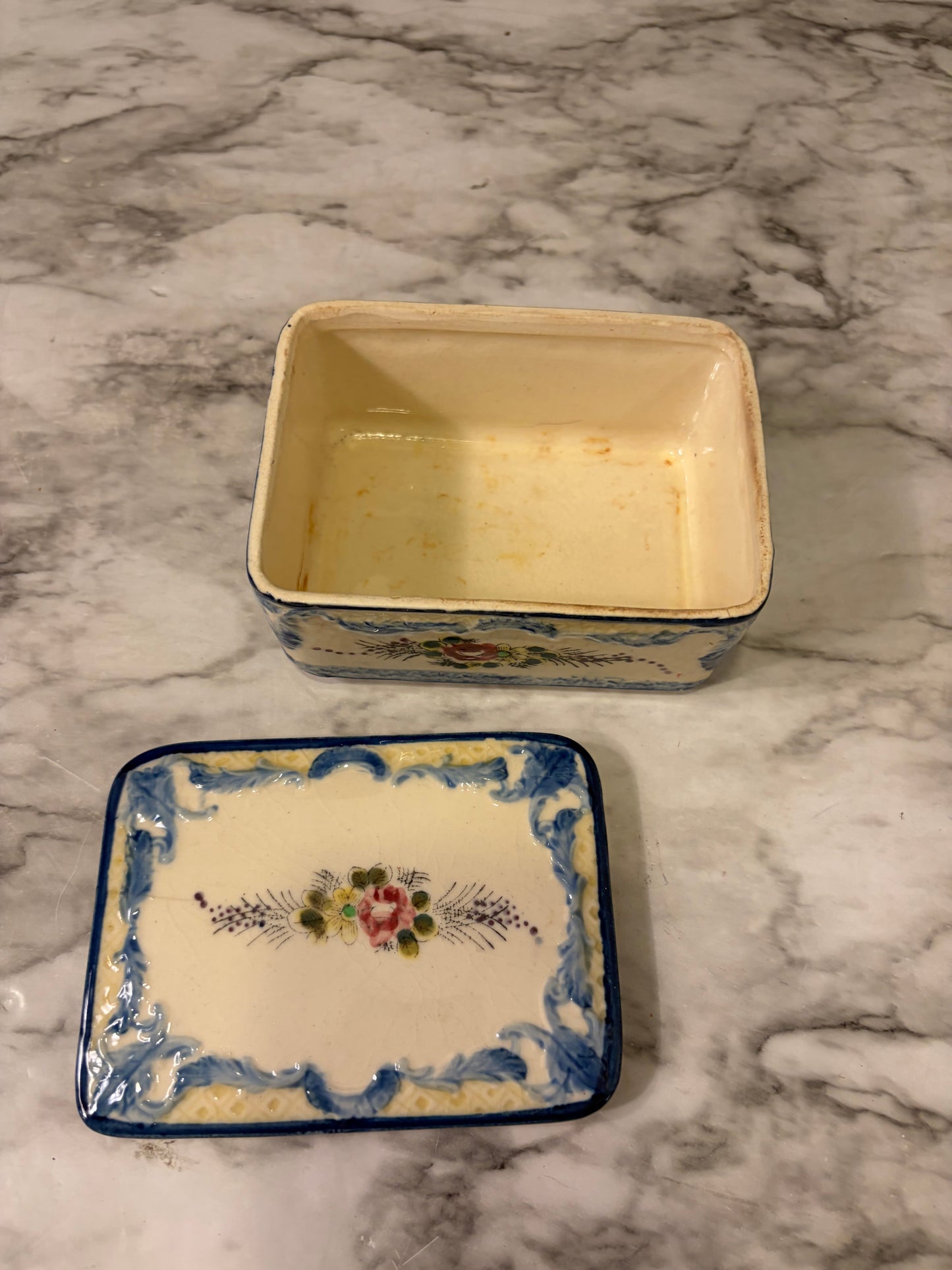 Maruhon Hand Painted Blue Trinket Box