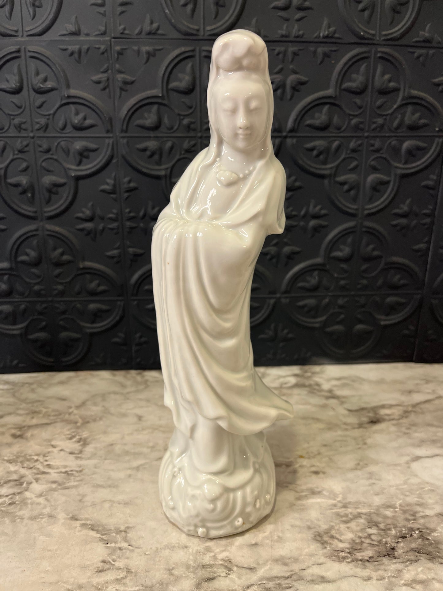 Asian Porcelain Kuan Yin Figure