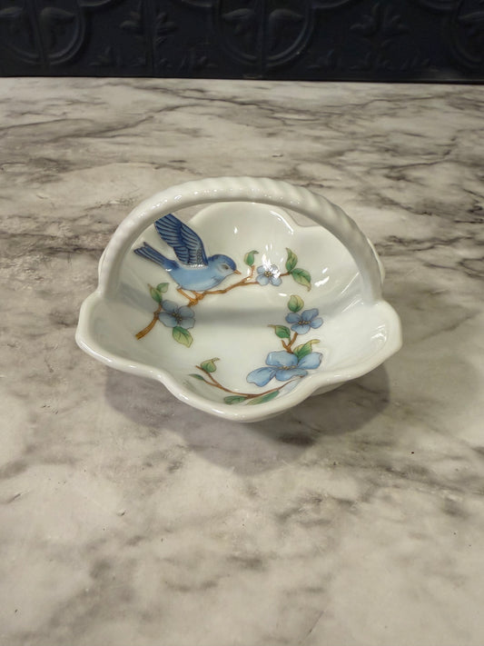 Porcelain Basket with Bluebird Mini