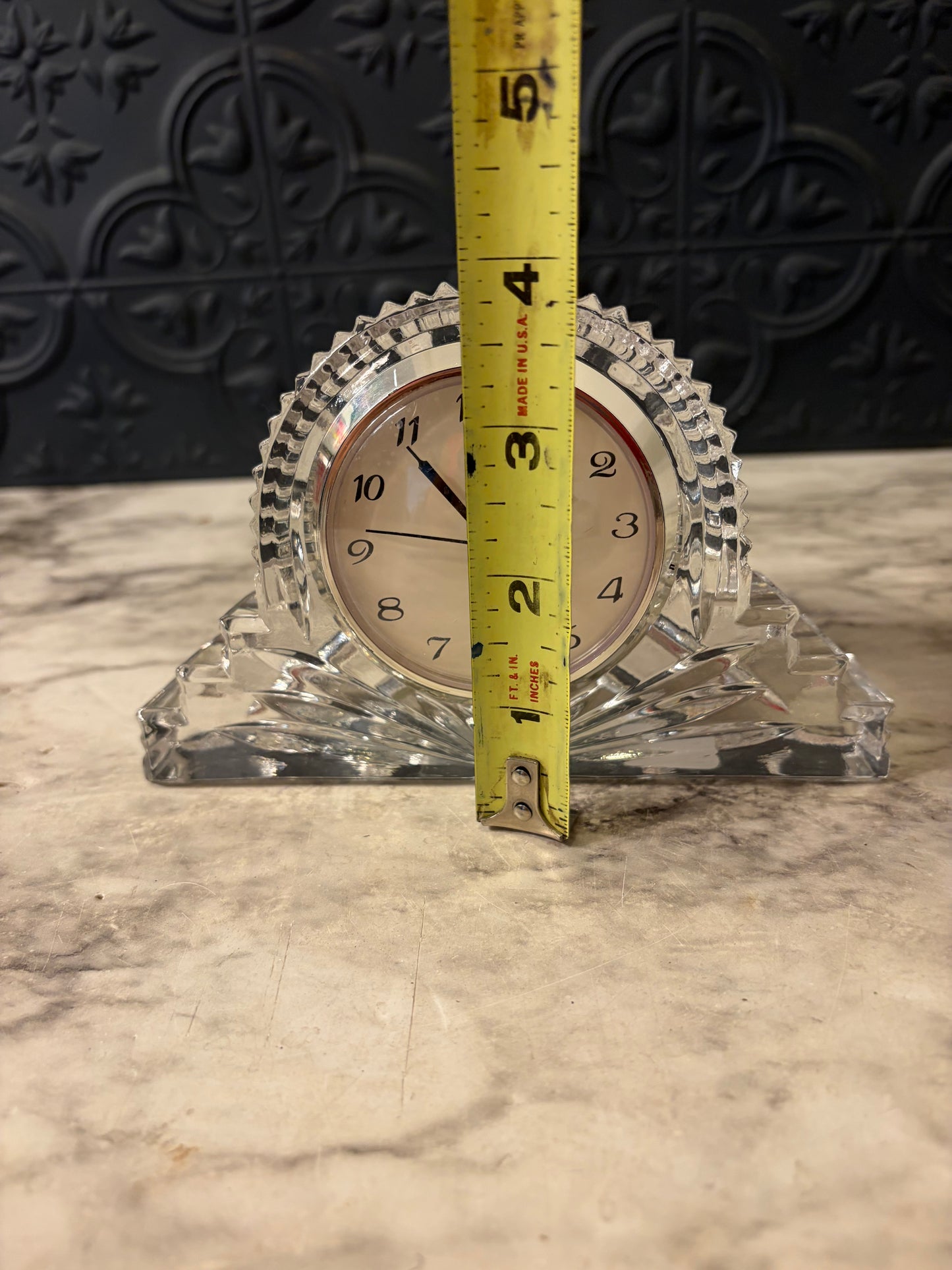 Tabletop Quartz Crystal Clock 6"