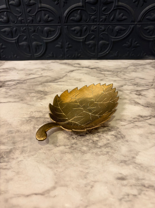 Brass Leaf Dish Veining Detail