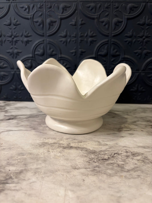 White Flower Shape Pottery Bowl