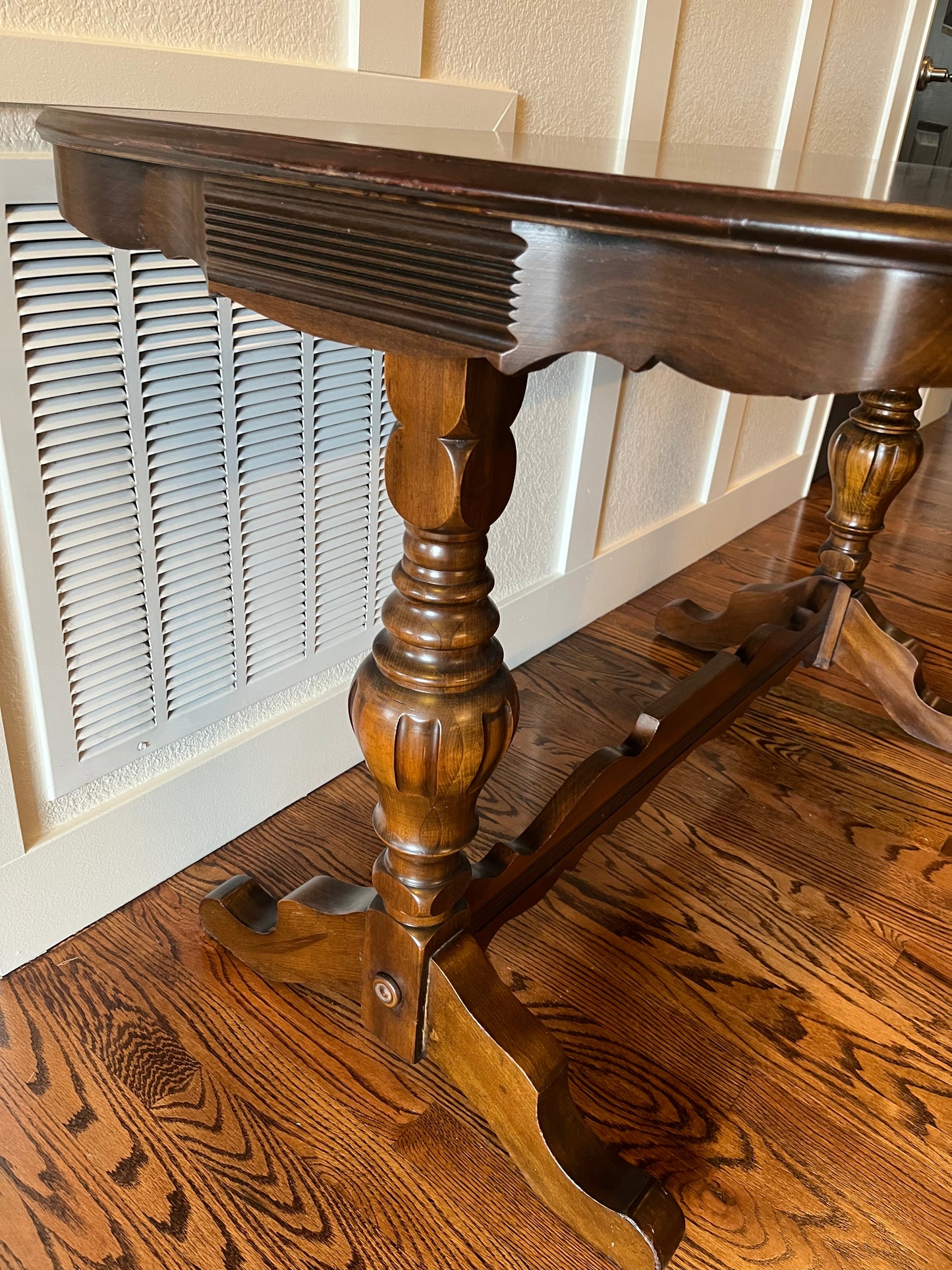 Vintage Expandable Parlor Table