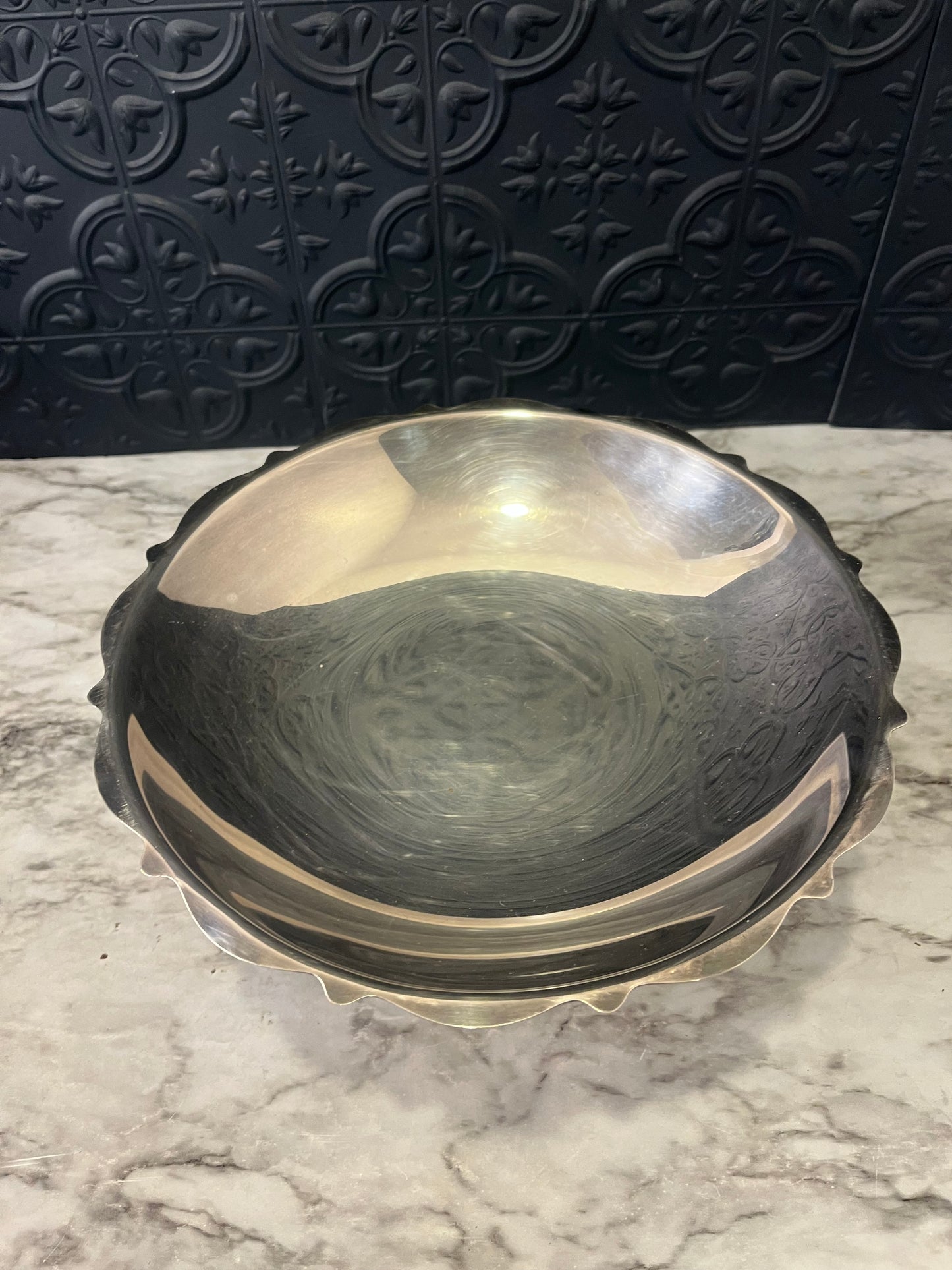 Rogers Silver Plate Pedestal Bowl with Scallop Rim