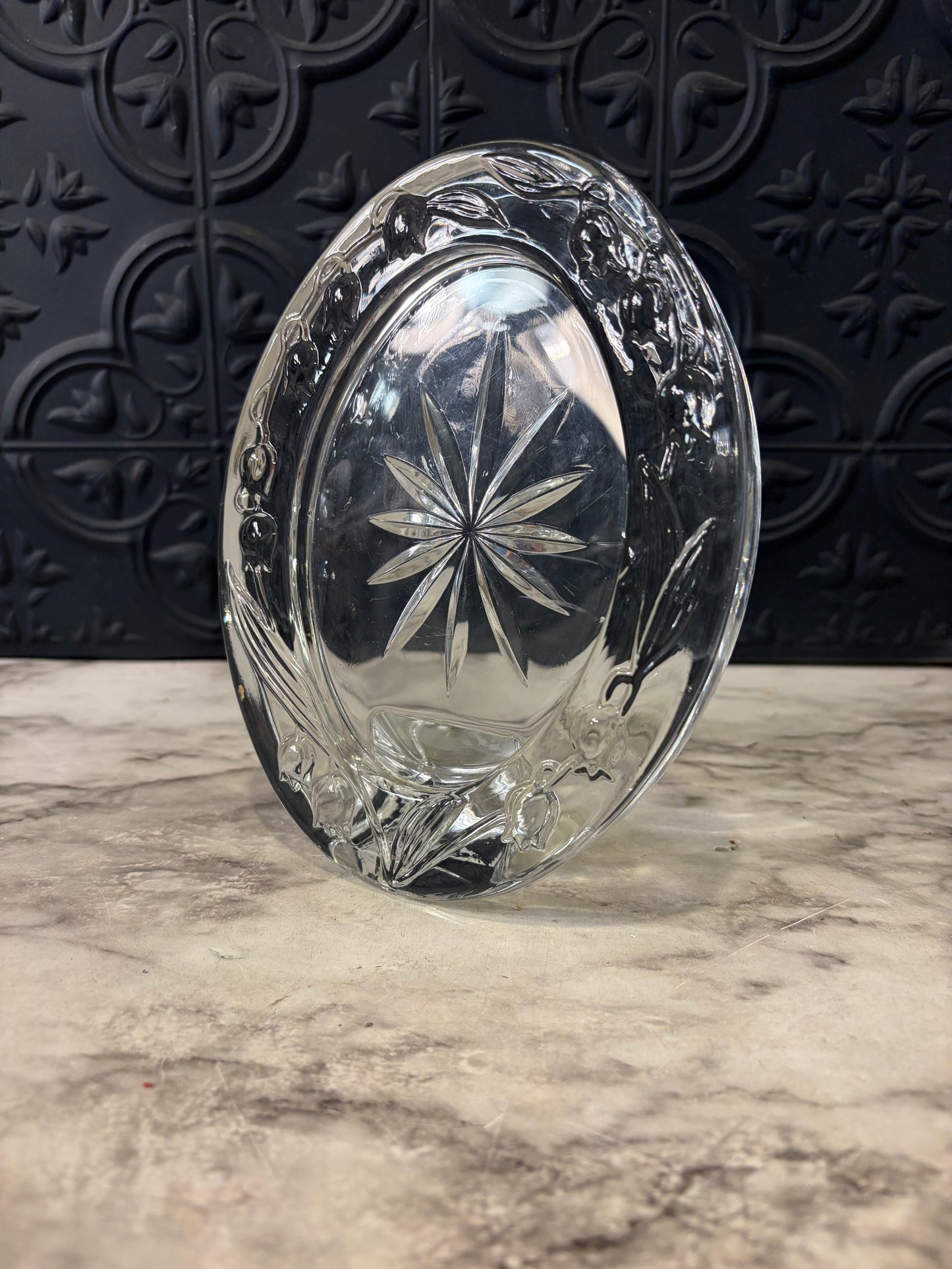 Standing Oval Glass Frame