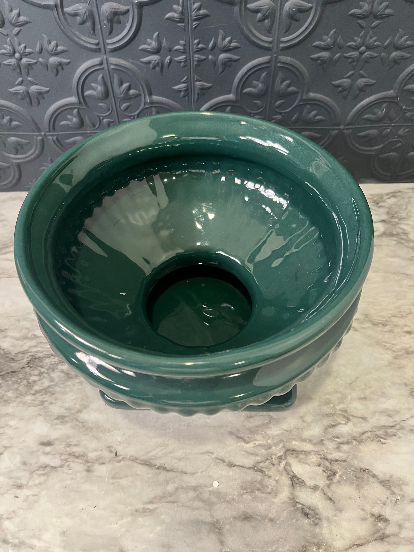 Haegar Hunter Green Pedestal Planter