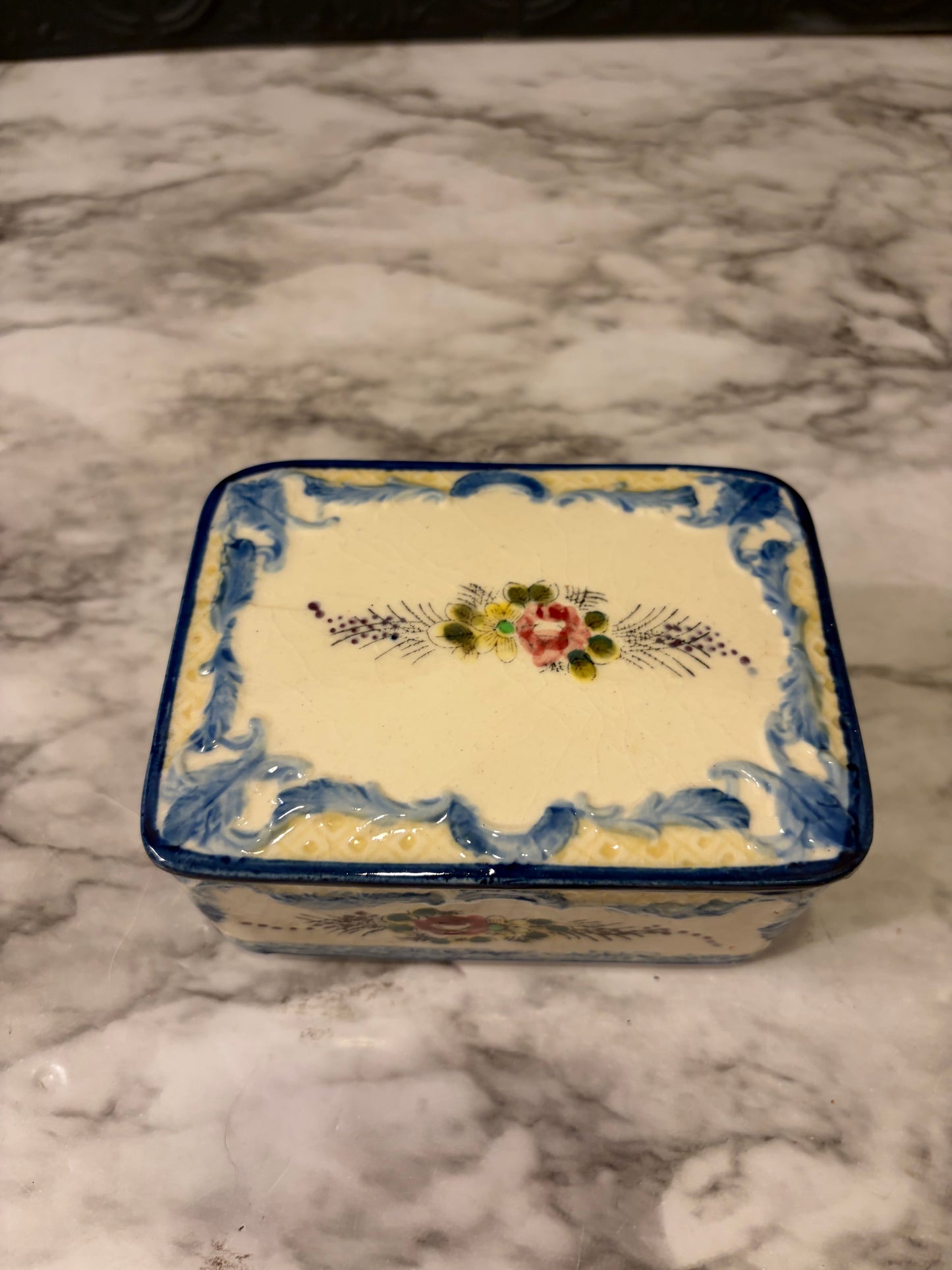 Maruhon Hand Painted Blue Trinket Box
