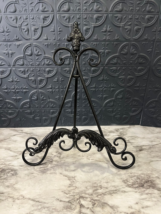 Black Metal Easel