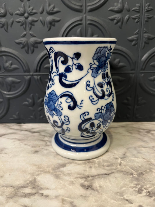 Blue and White Porcelain Vase 4.75"