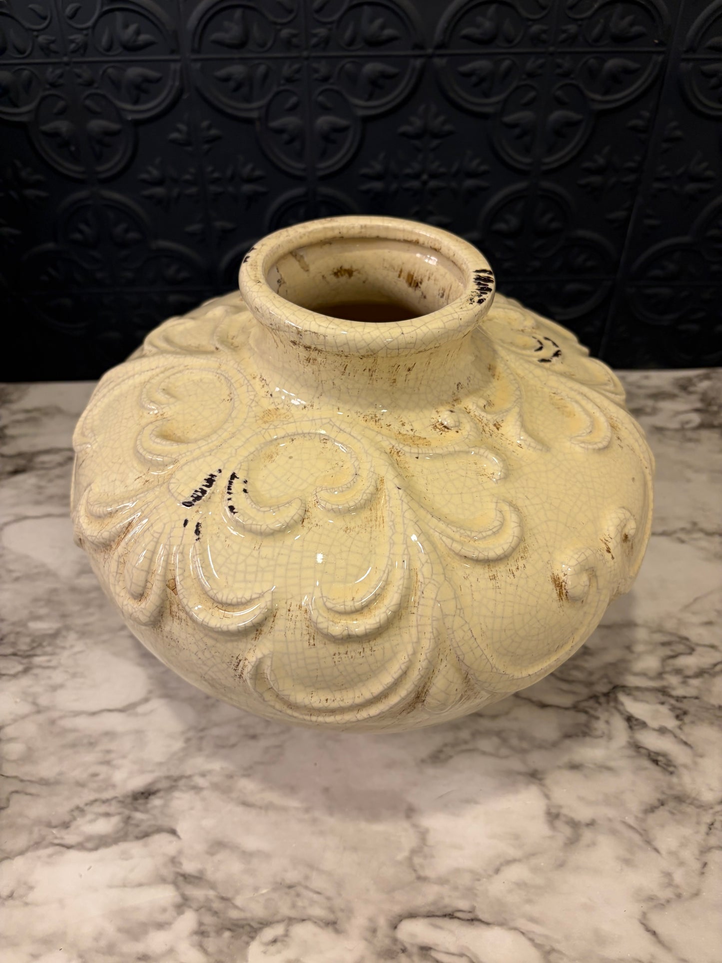 Cream Crackle Wide Vase with Leaf Motif