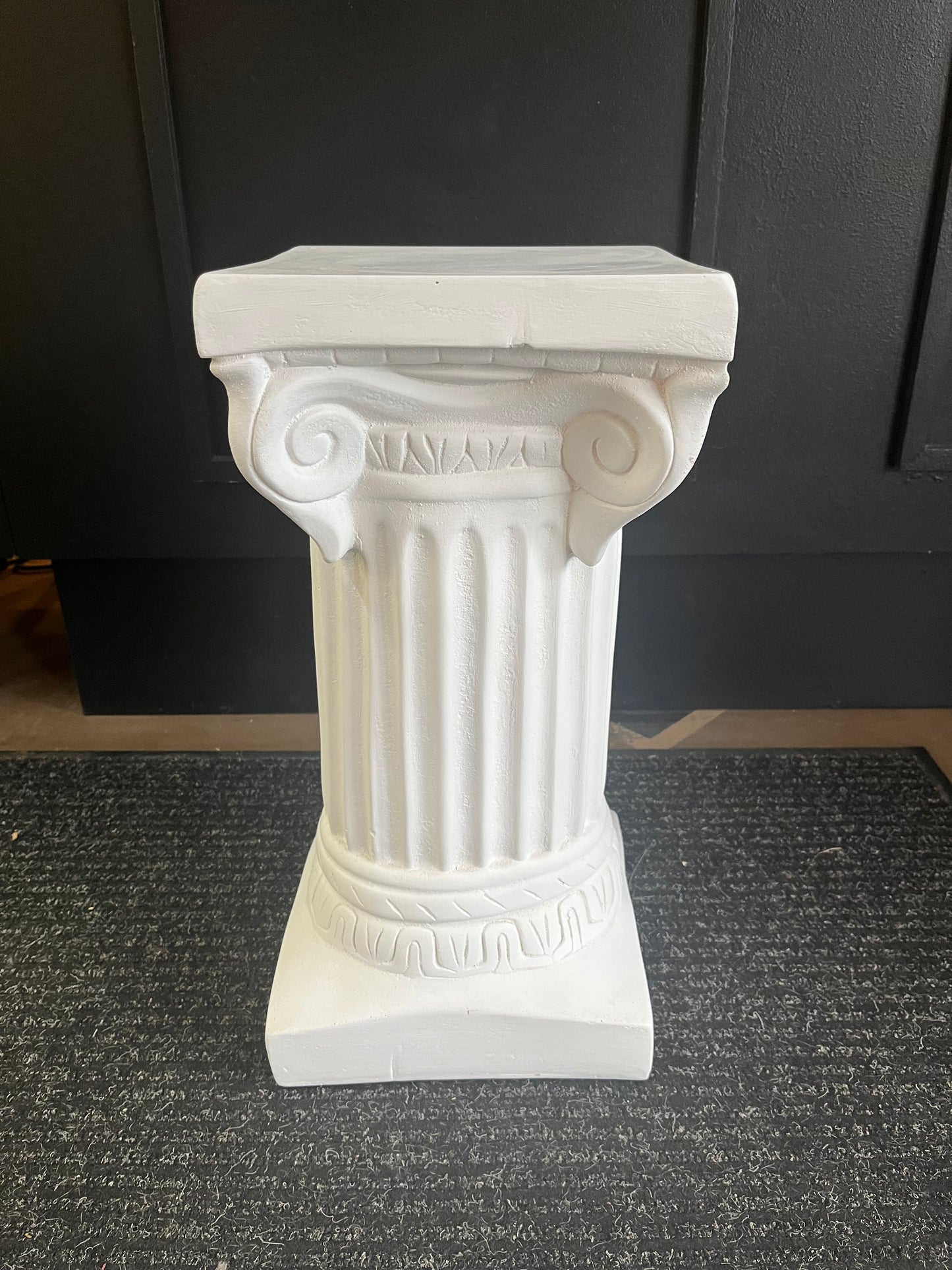 Plaster Pillar 18.5" Tall