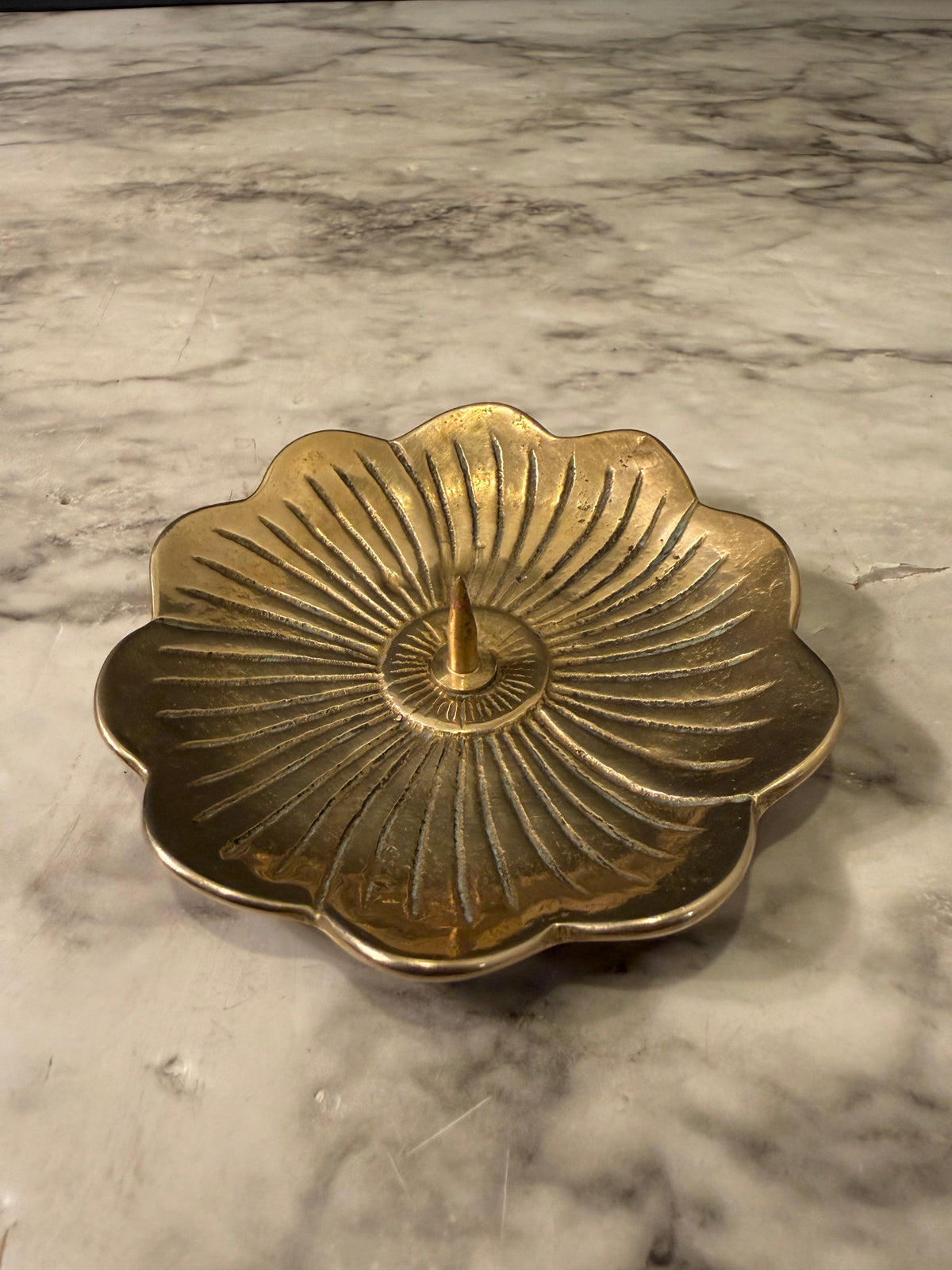 Brass Flower Shape Pillar Dish 4"