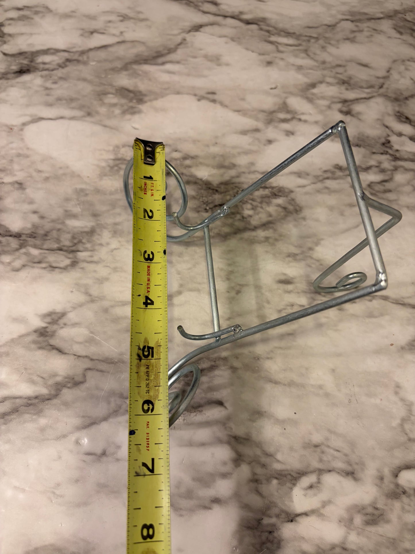 Silver Twisted Metal Easel