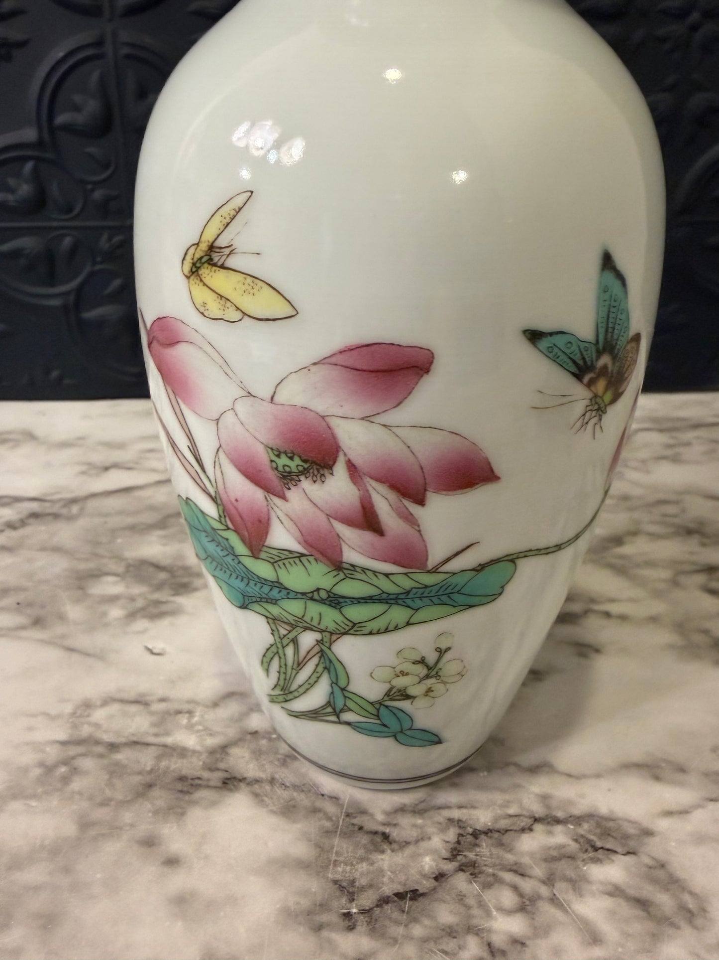 Porcelain Vase white with Lotus