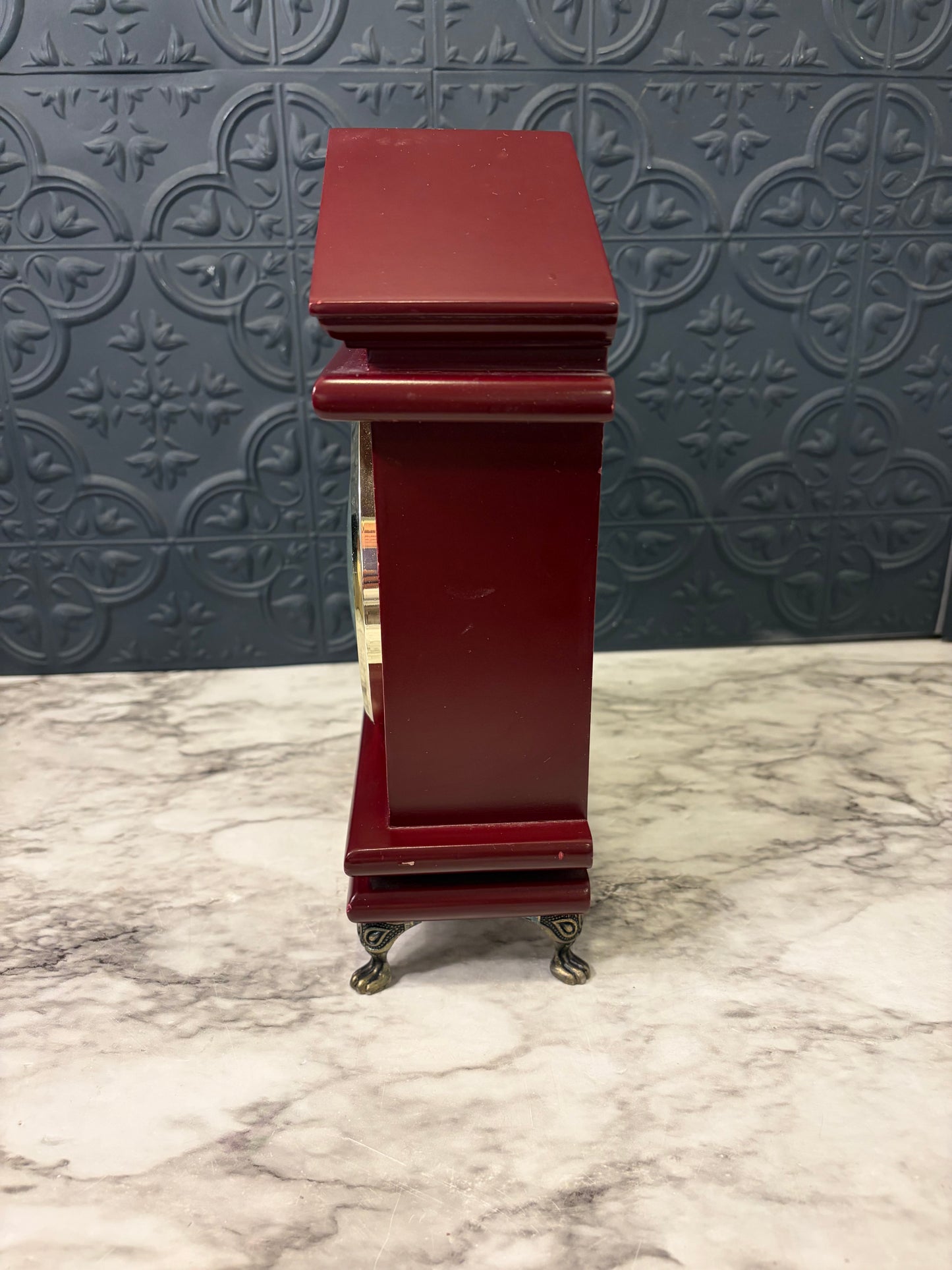 House Shape Mantle Clock with Feet