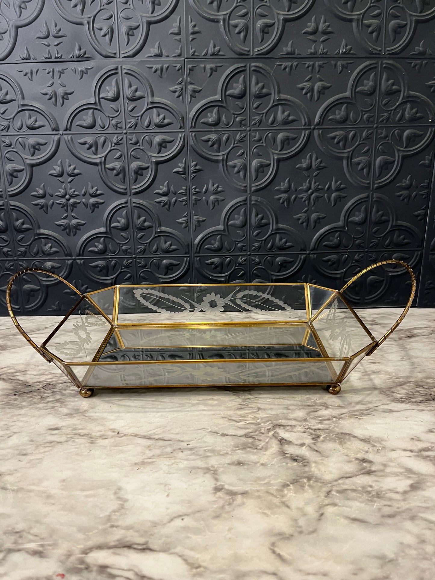 Etched glass and mirror basket with handles