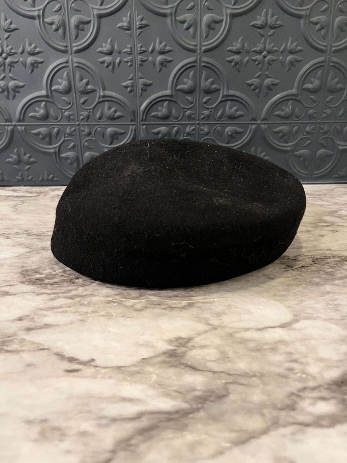 Black felt baret