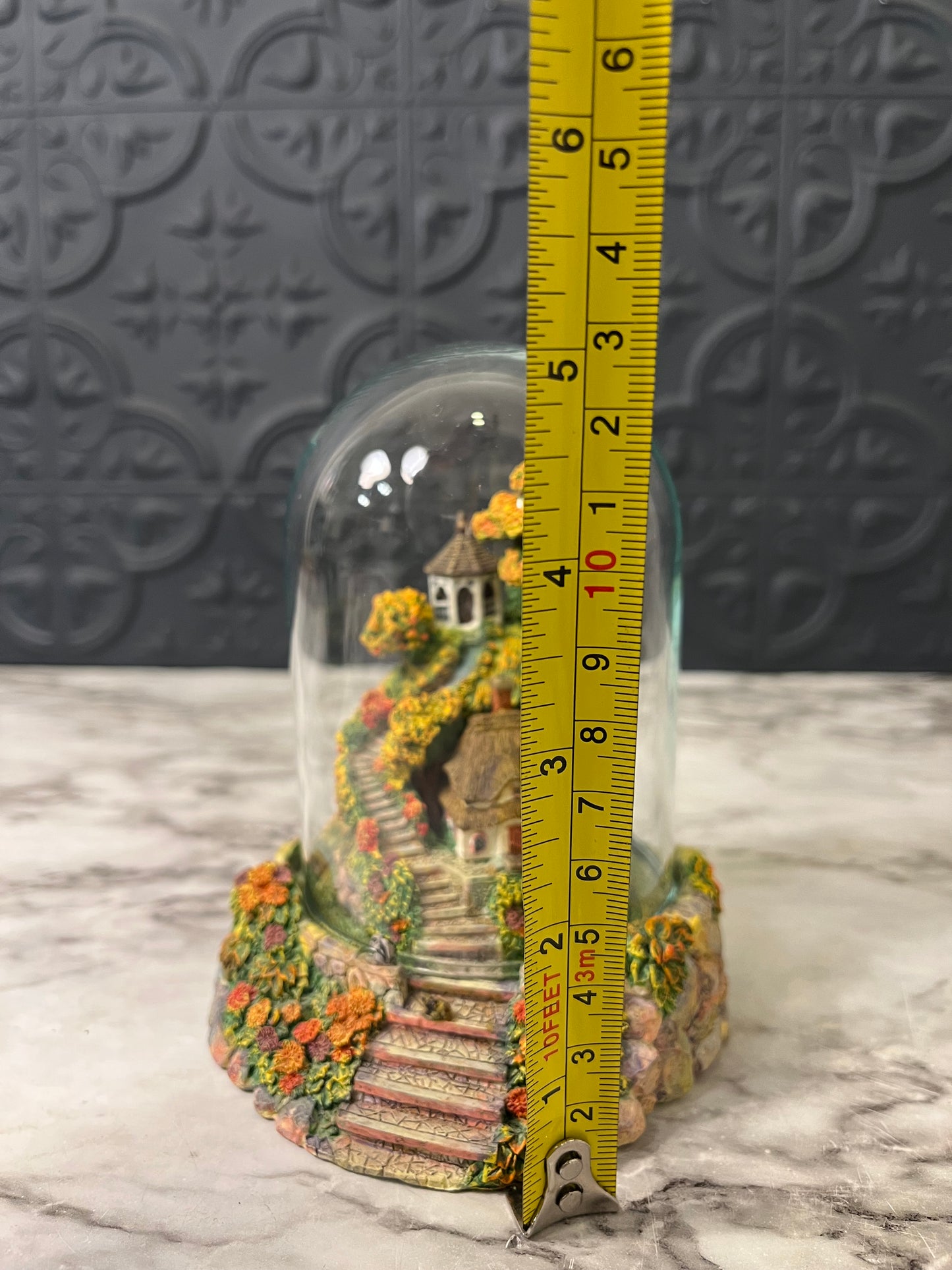Autumn Splendor Cottage in Dome