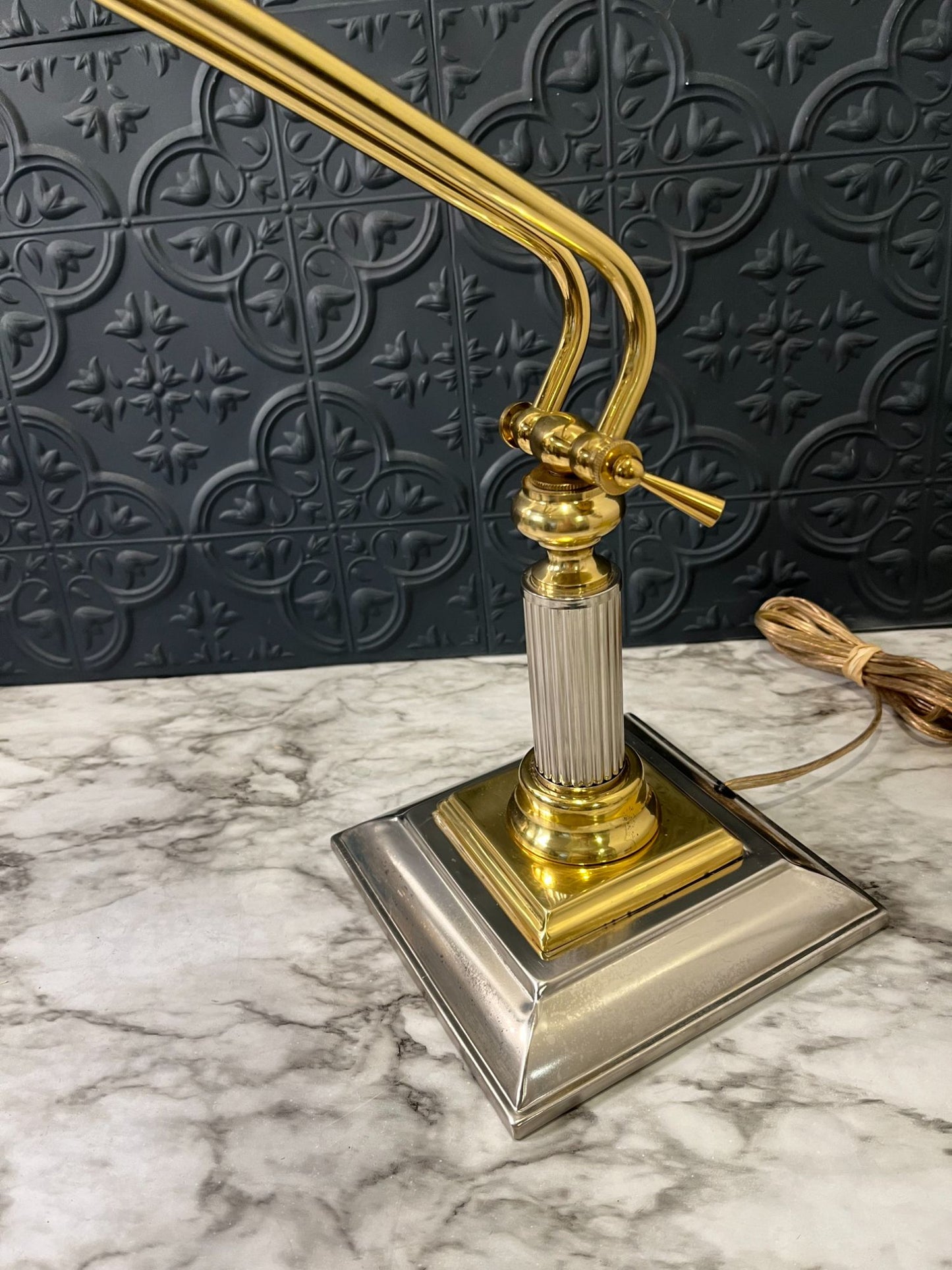 Two tone bankers lamp